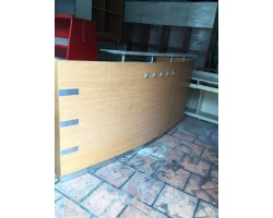 Thanh lý quầy lễ tân MDF vân gỗ